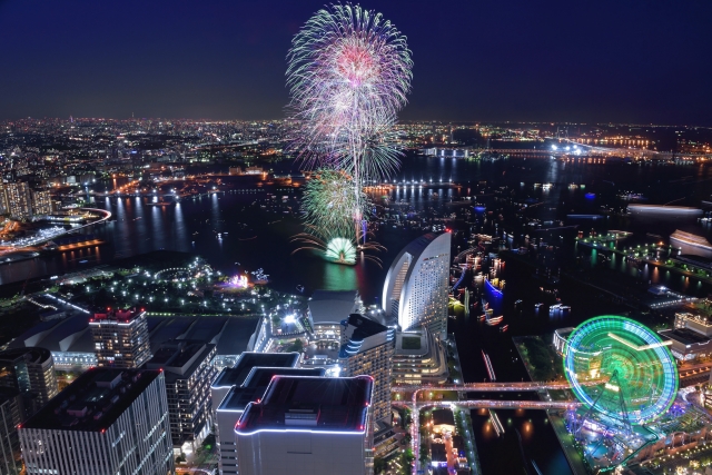 横浜開港祭の花火