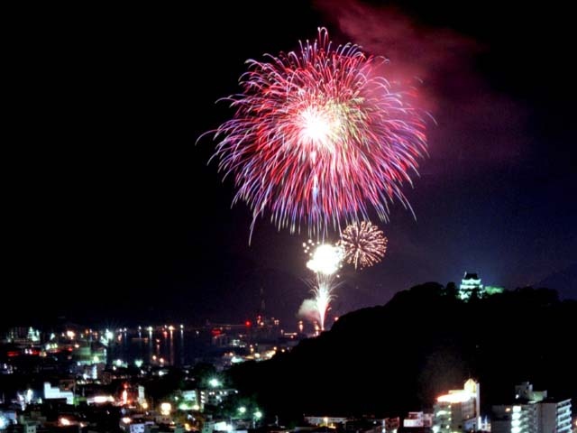 うわじま牛鬼まつり海上打上花火
